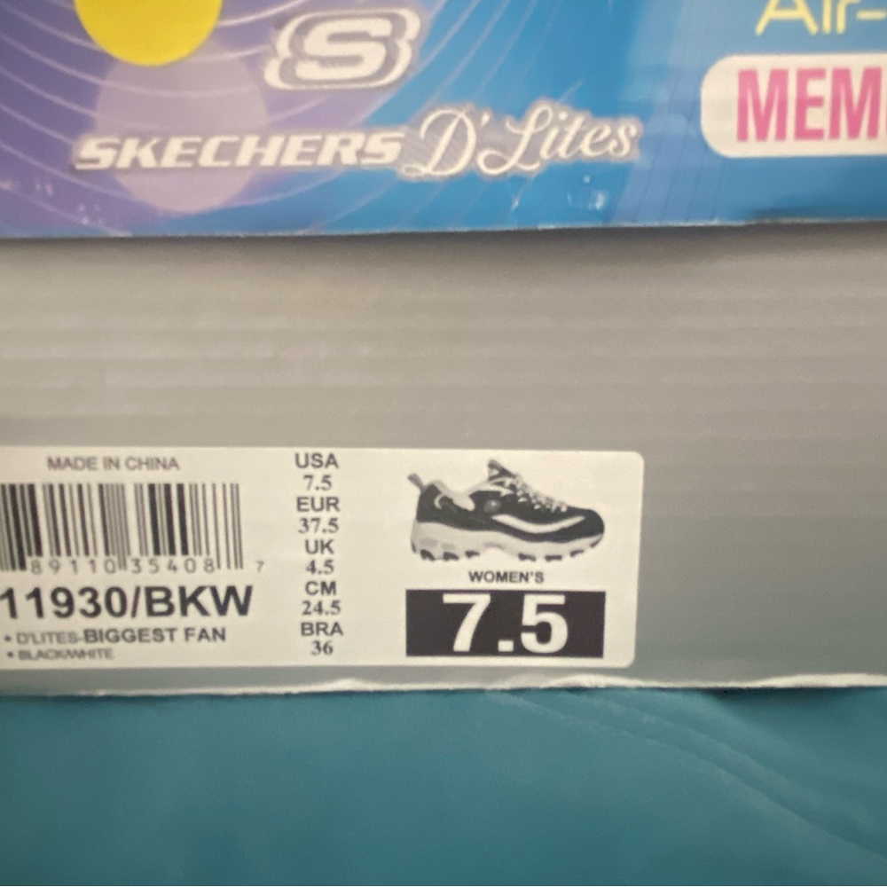 Skechers D'Lites Black and White Women's Sneakers - Picture 2 of 6
